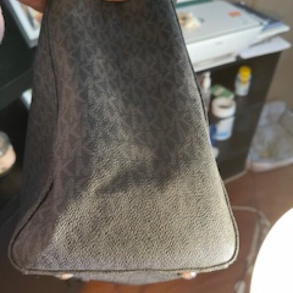 MICHAEL KORS, EUC LEATHER TOTE - Picture 6 of 13